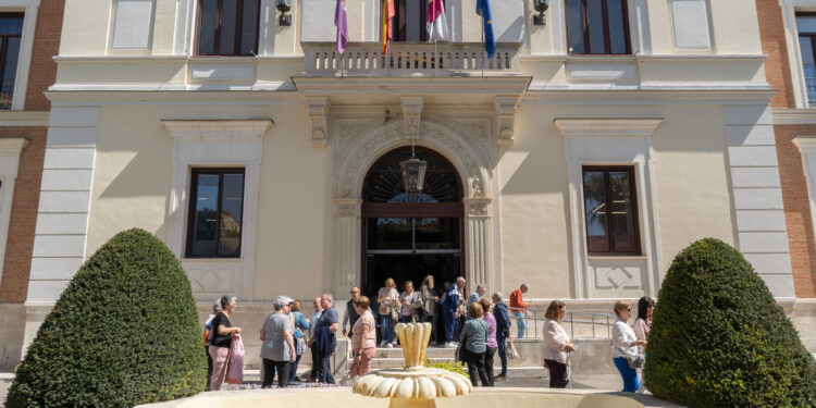 La Diputación aprueba dos convenios con los colegios de Arquitectos y de Aparejadores