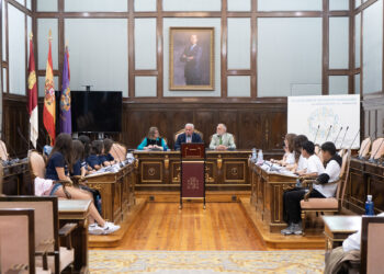 La Diputación invierte 240.000 € en acondicionar y mejorar la carretera entre Casas de San Galindo y Valdearenas