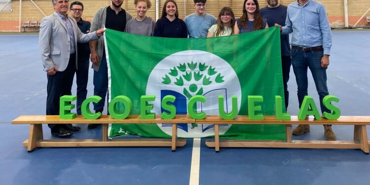 13 centros educativos de Guadalajara reciben la Bandera Verde
