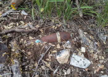 La Guardia Civil desactiva en Sotodosos una granada de la Guerra Civil