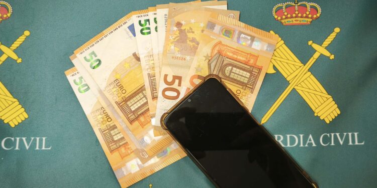 La Guardia Civil detiene a una persona por estafa y falsificación de billetes