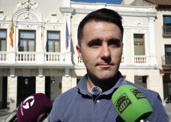 El PSOE denuncia el desvío de partidas presupuestarias a las Ferias