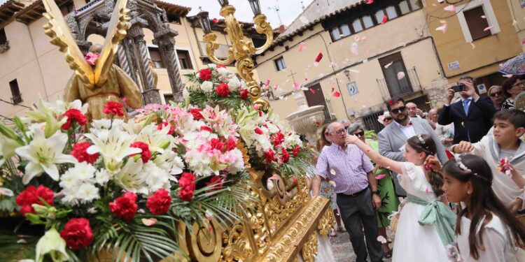 Tradición y fiesta se dan la mano en el Corpus Christi de Pastrana