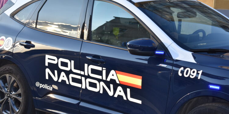La Policía Nacional desarticula una red dedicada a estafar a migrantes irregulares