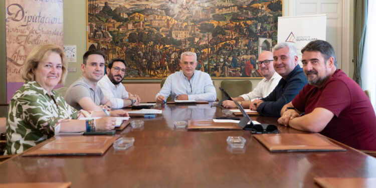 El Comité de Impulso del proyecto de Zona Franca se ha ampliado con la incorporación de seis ayuntamientos del Corredor