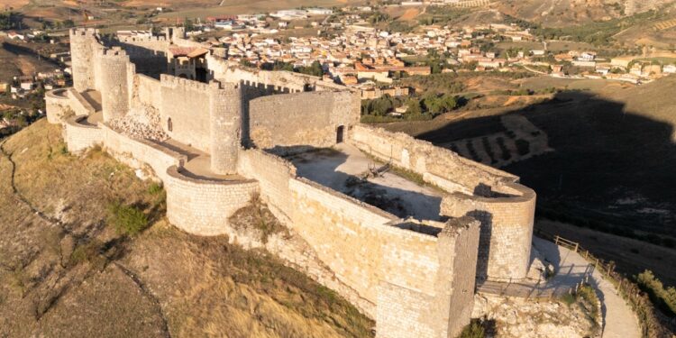 444.245 € para reconstruir el muro noreste del castillo de Jadraque