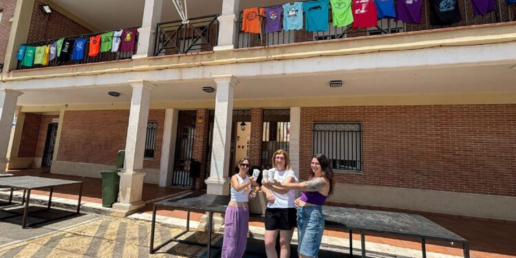 Vega del Henares distribuirá 21.000 vasos reutilizables en las festividades veraniegas