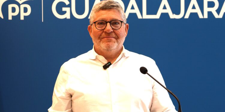 Nacho Redondo: «Page y sus ocho diputados, incluido Alberto Rojo, tienen la llave para frenar a Sánchez»