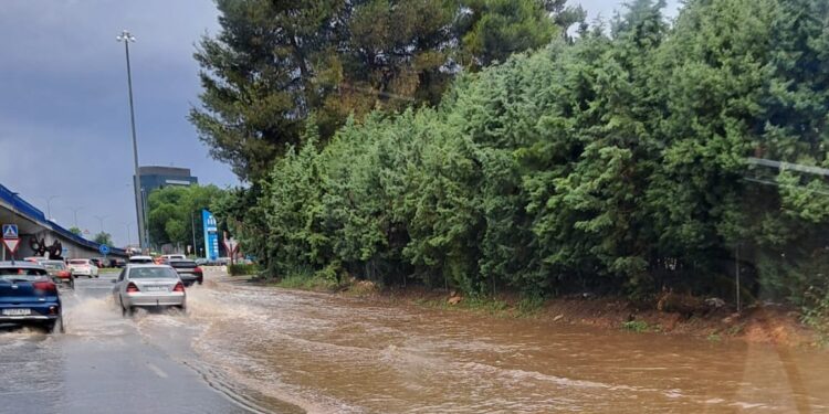Numerosas incidencias fueron atendidas por emergencias debido a la tormenta