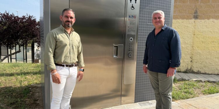 Tres nuevos aseos autolimpiables en puntos estratégicos de Guadalajara