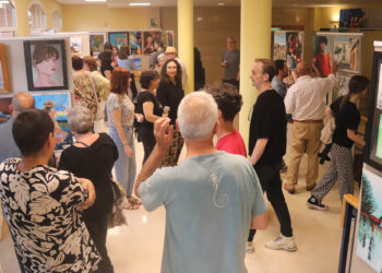 Más de un centenar de artistas han participado en la muestra ‘Obra por Artista’