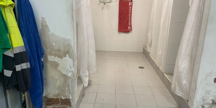 El PSOE pone el foco en el mal estado de la depuradora