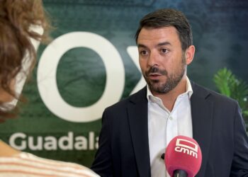 Vox exige a Page que aclare si Guadalajara acogerá a parte de los 320 menas enviados a la región