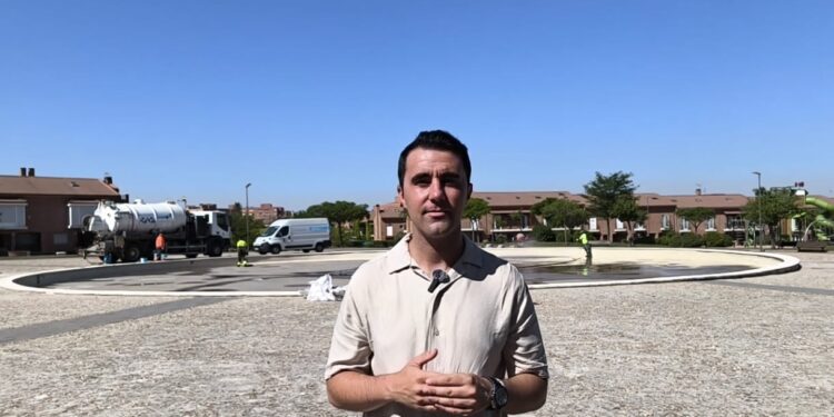 El PSOE critica la tardanza en poner en marcha las fuentes de Las Lomas