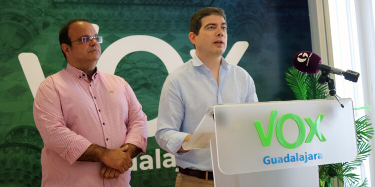 Vox acusa al PSOE de “dopar financieramente” a sus alcaldes para beneficiarles electoralmente