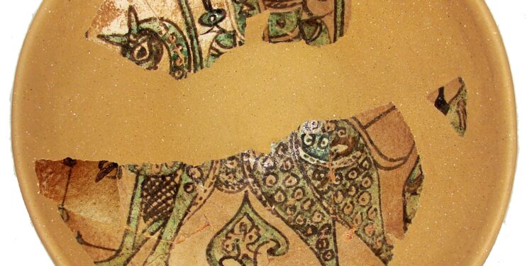 El Museo de Guadalajara celebra el Día de la Arqueología con una mirada especial al Ataifor