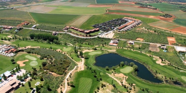 El campo de golf de Cabanillas no perderá su patrimonio