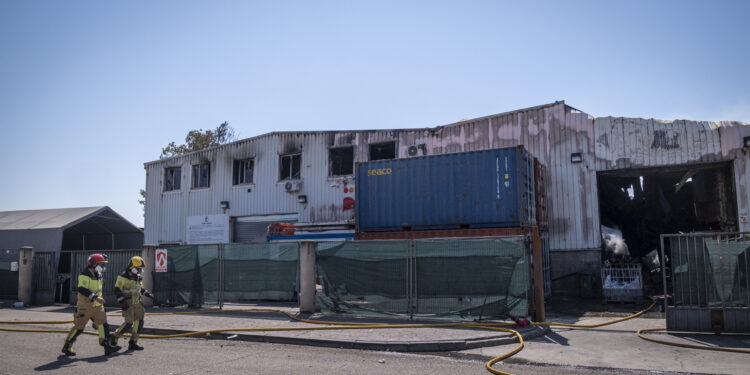 El incendio de Azuqueca estará extinguido a finales de semana