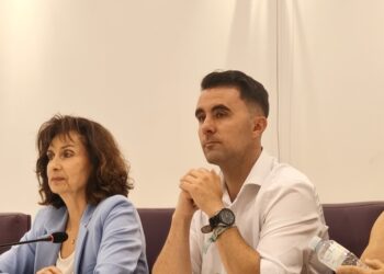 El PSOE reclama medidas para solucionar la problemática del taxi