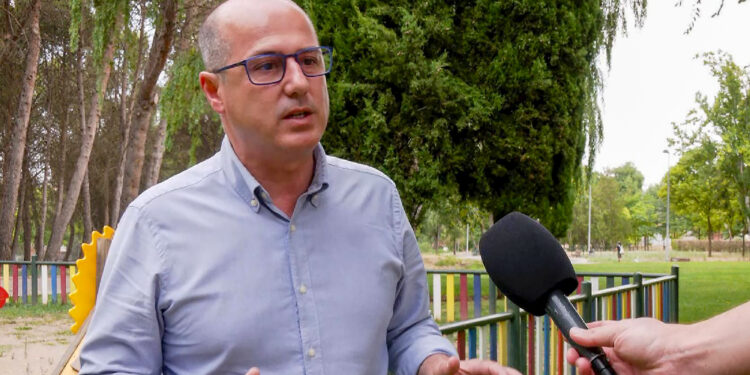 Alberto Rojo destaca las ayudas que han recibido los alumnos de Guadalajara