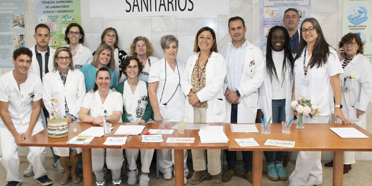 Los técnicos superiores sanitarios acercan a la ciudadanía el papel que desempeñan