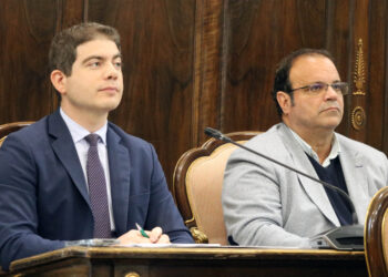 VOX da un paso adelante en la eliminación de amianto en edificios municipales