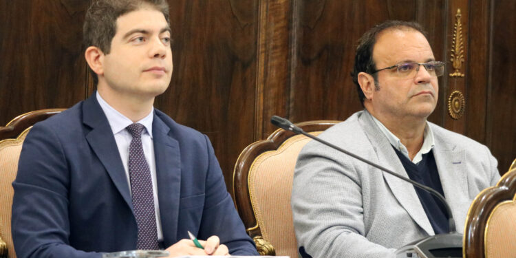 VOX da un paso adelante en la eliminación de amianto en edificios municipales