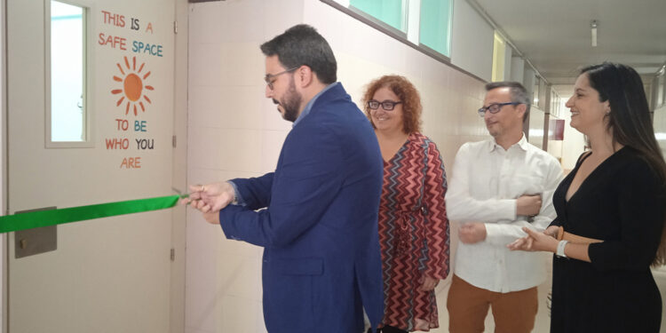 El IES Arcipreste de Hita da el pistoletazo de salida a su aula de convivencia, un rincón vibrante para la armonía escolar.