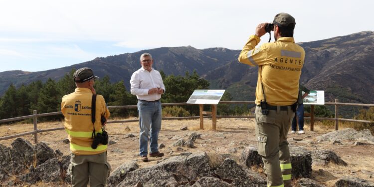 Redondo quiere que Page comparezca por la gestión del incendio del Pico del Lobo