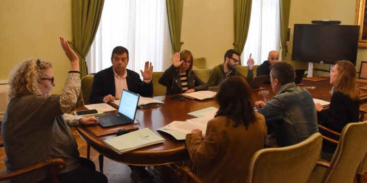 La Diputación destina 1.339.303 € para asfaltar cinco caminos rurales