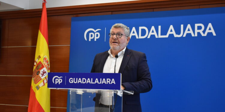 Redondo critica al Gobierno regional por presumir de coordinación
