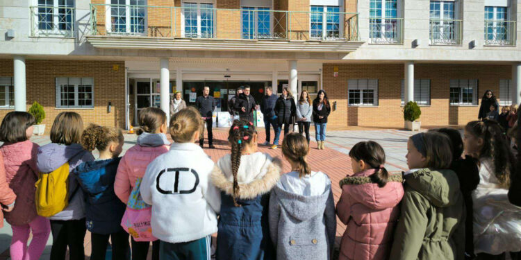 Más de un centenar de niños y niñas celebran en Cabanillas el «Día de la Infancia 2025»