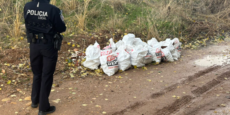 Azuqueca lucha para acabar con el abandono de escombros