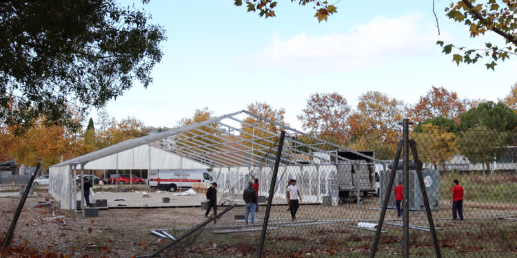 Azuqueca ya prepara su pista de hielo