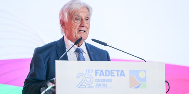 Entrevista a Jesús Ortega: «En pleno siglo XXI, hacer que el medio rural se hunda y desaparezca sería un error»