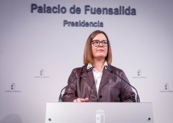 CLM cumplirá con las deducciones fiscales prometidas en 2026 y el trámite legislativo tendrá lugar en el primer semestre.
